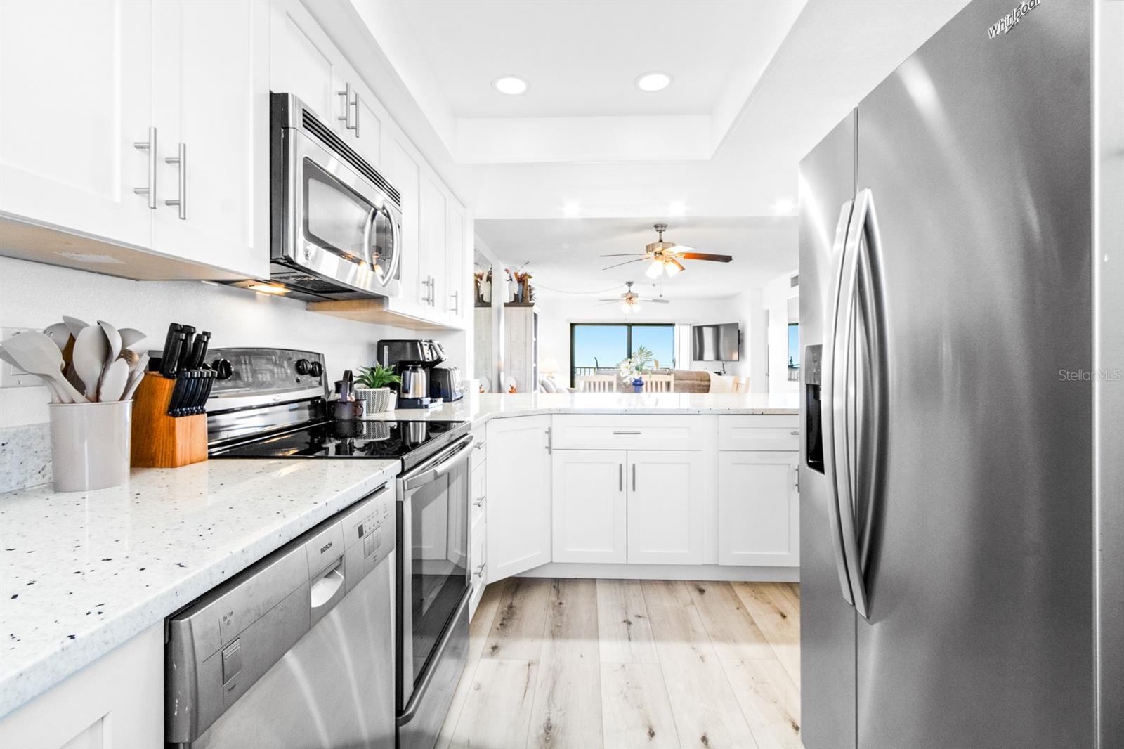 Image 12 of 23 For 7520 Ridgewood Avenue 805