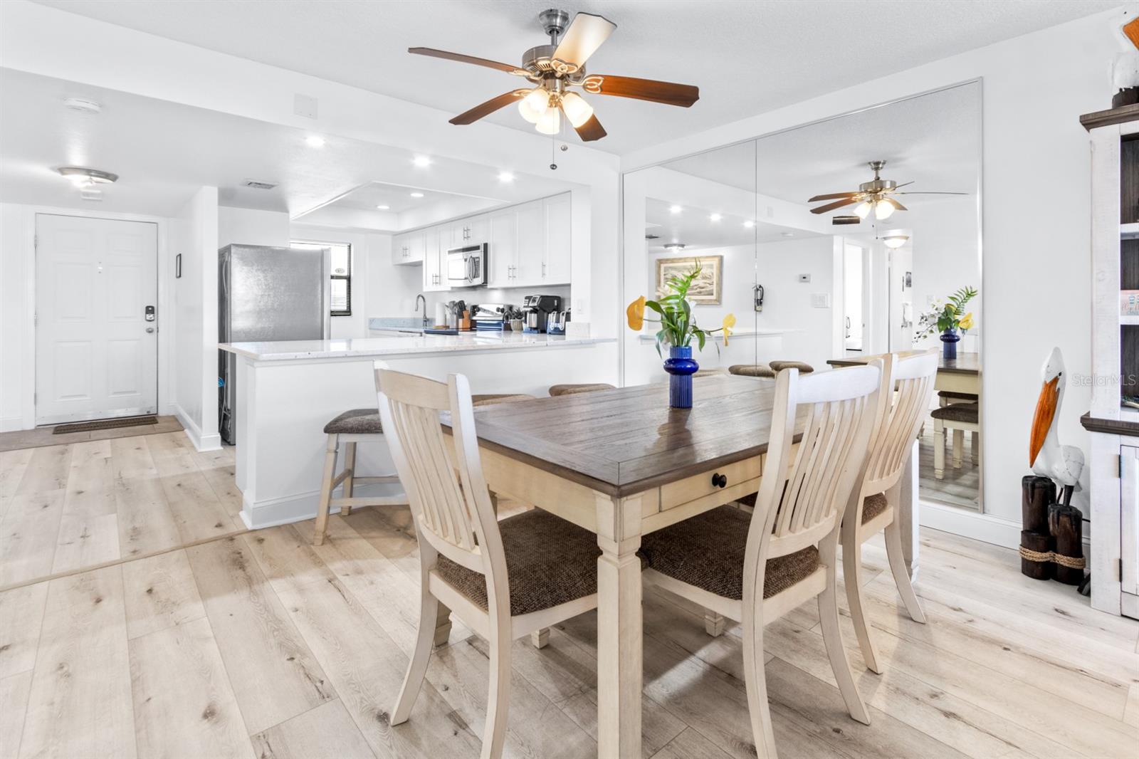 Image 15 of 23 For 7520 Ridgewood Avenue 805
