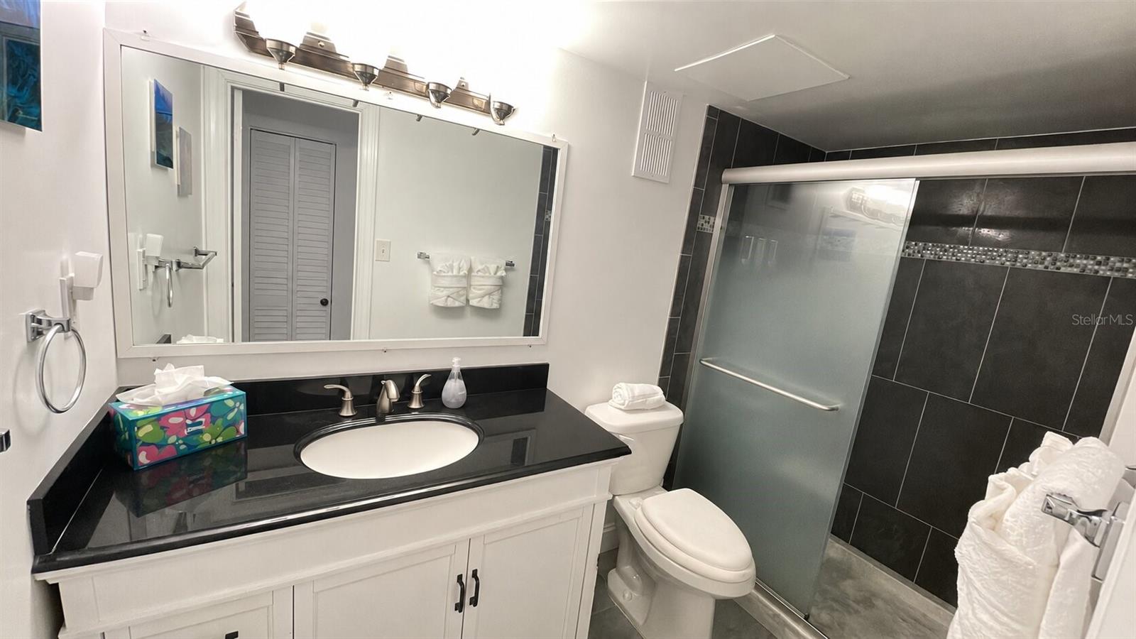 Image 5 of 23 For 7520 Ridgewood Avenue 805