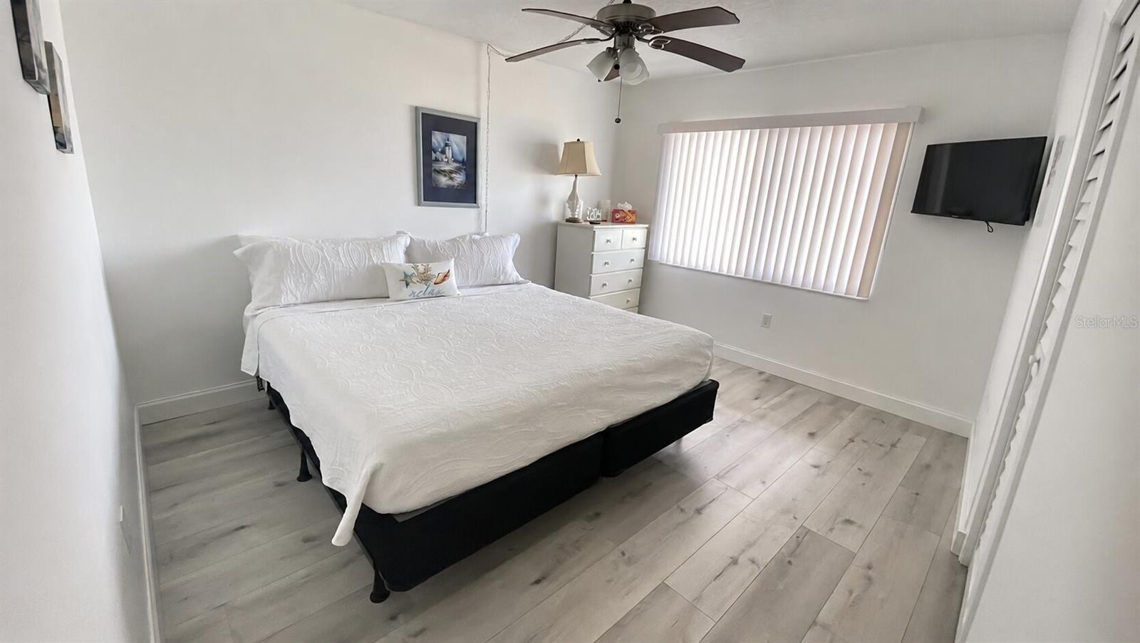 Image 6 of 23 For 7520 Ridgewood Avenue 805