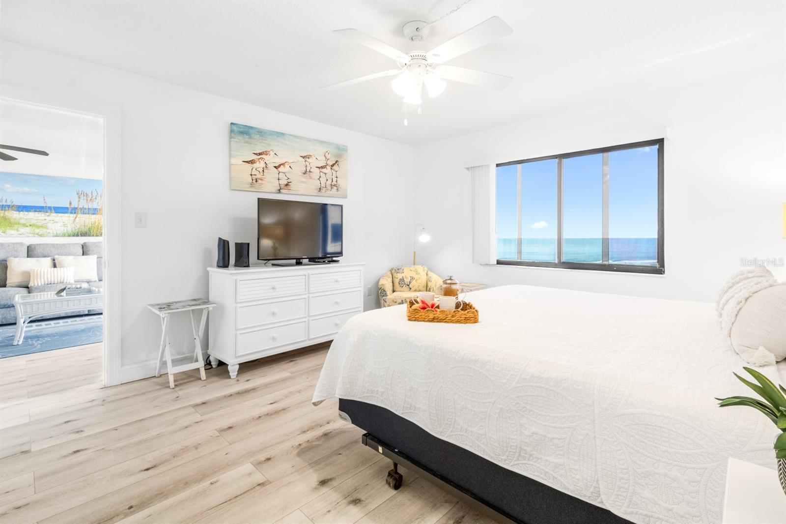 Image 8 of 23 For 7520 Ridgewood Avenue 805
