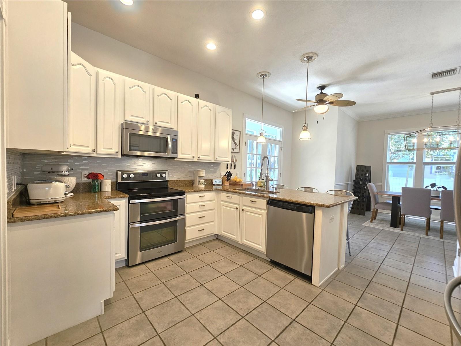 Image 10 of 48 For 7402 De Soto Street