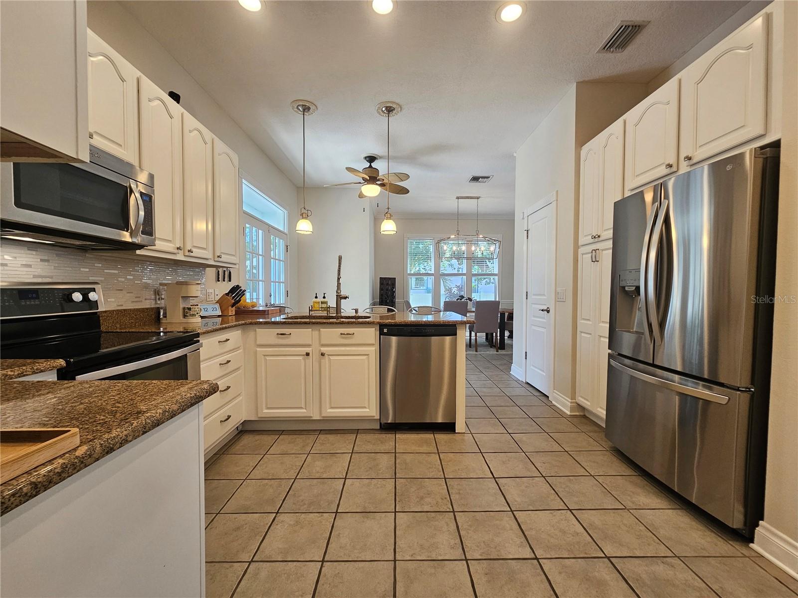 Image 13 of 48 For 7402 De Soto Street