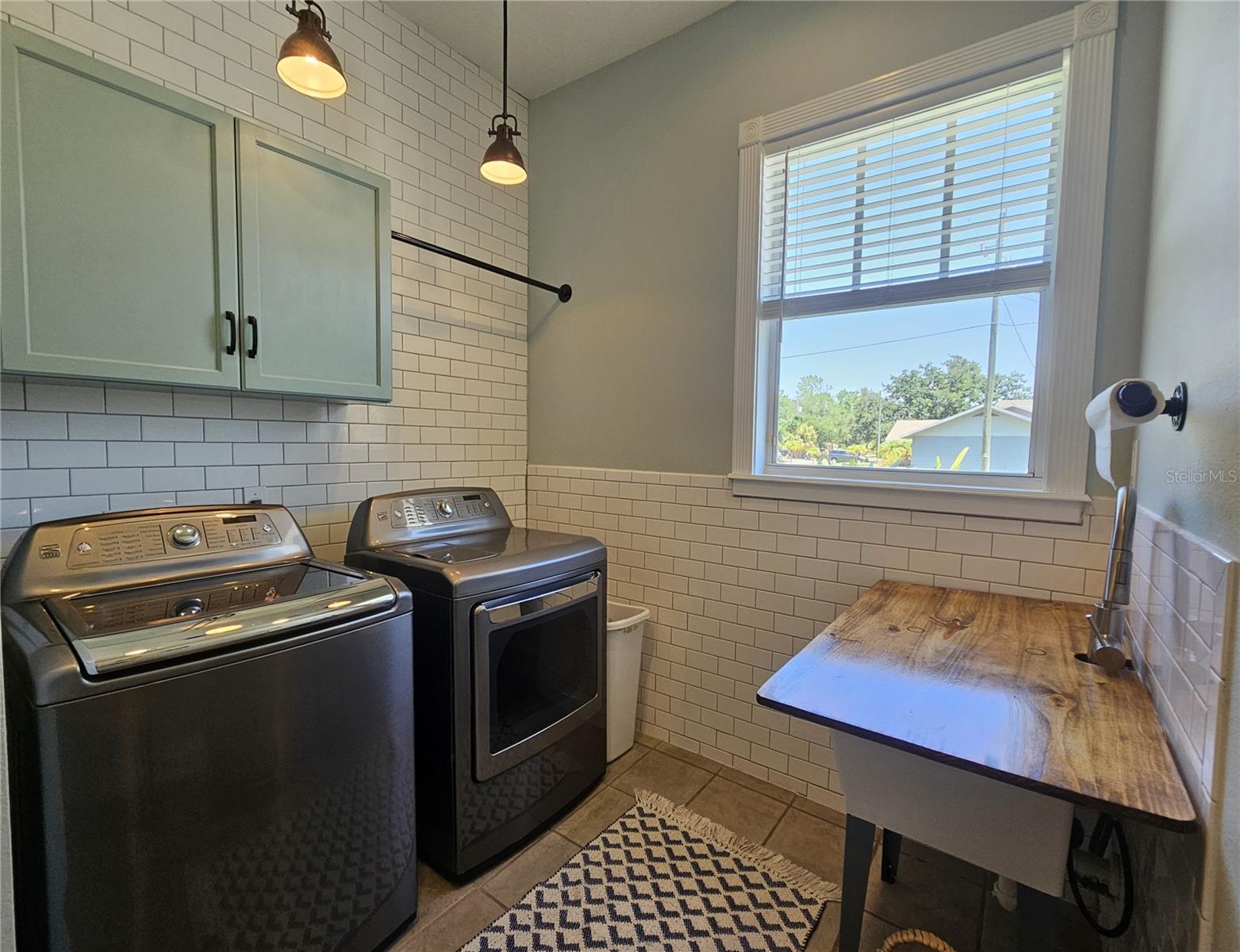 Image 16 of 48 For 7402 De Soto Street