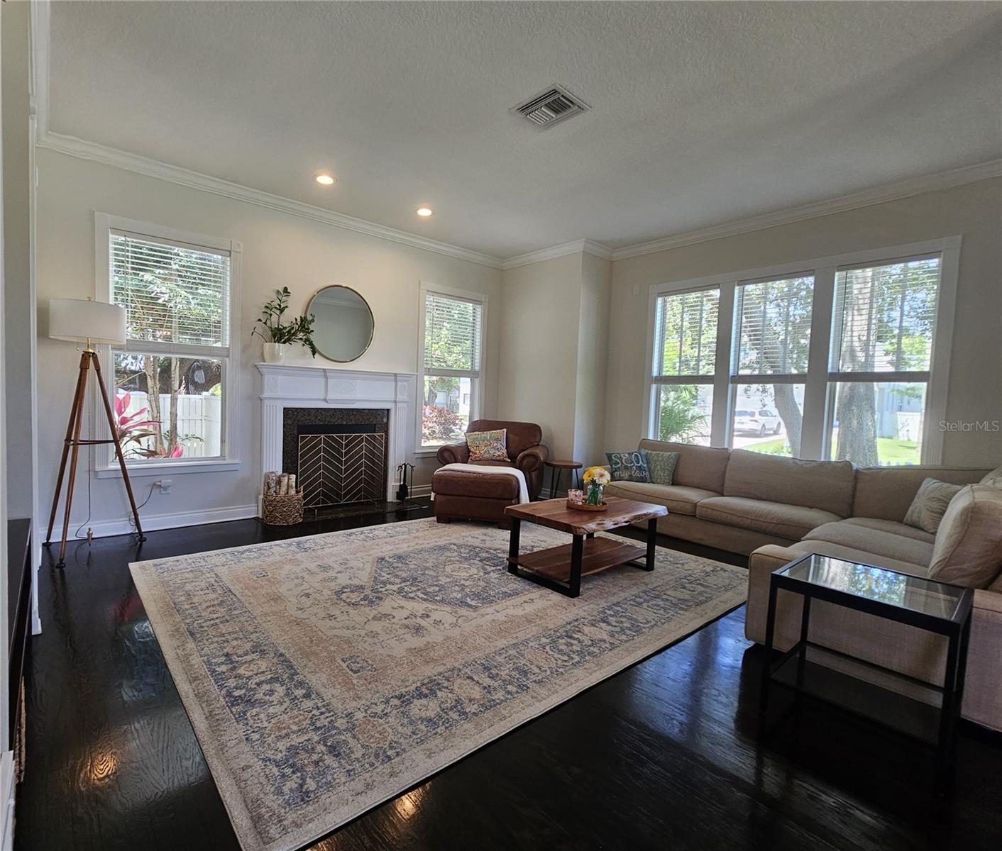Image 6 of 48 For 7402 De Soto Street