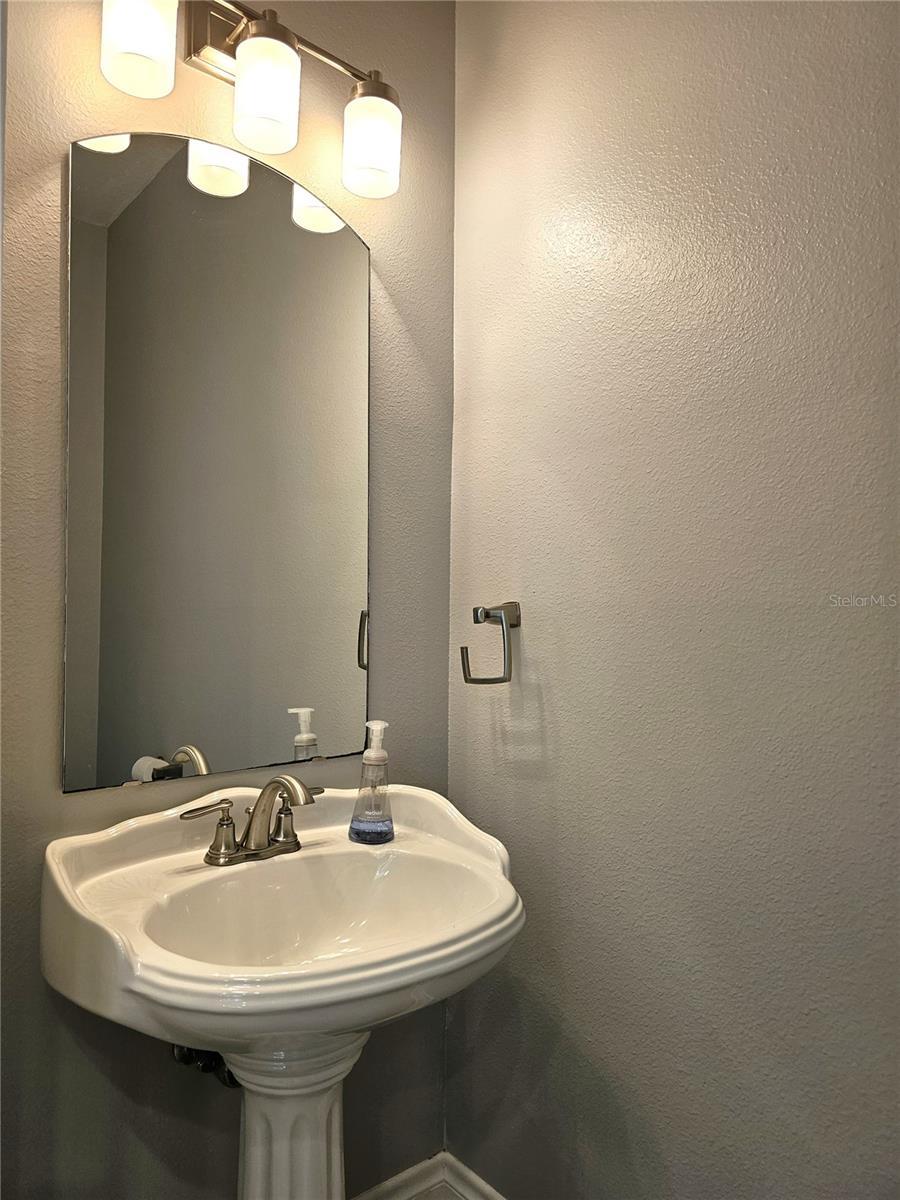 Image 9 of 48 For 7402 De Soto Street