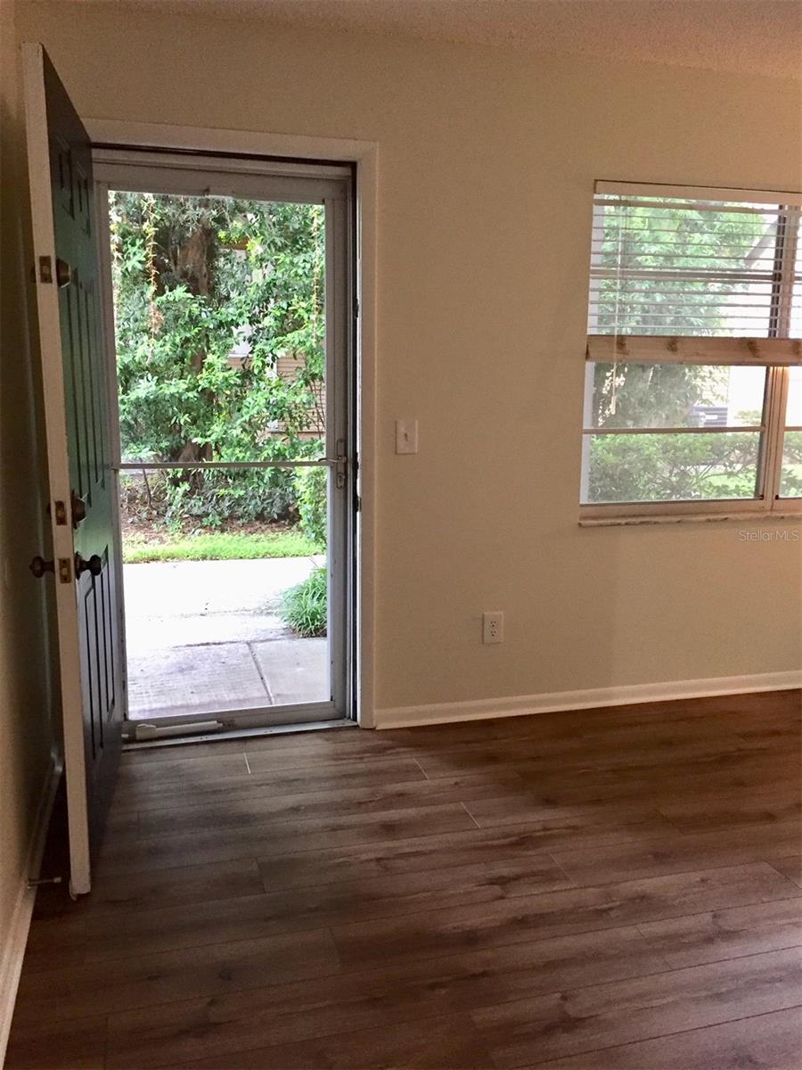 Image 3 of 14 For 305 Westland Avenue B