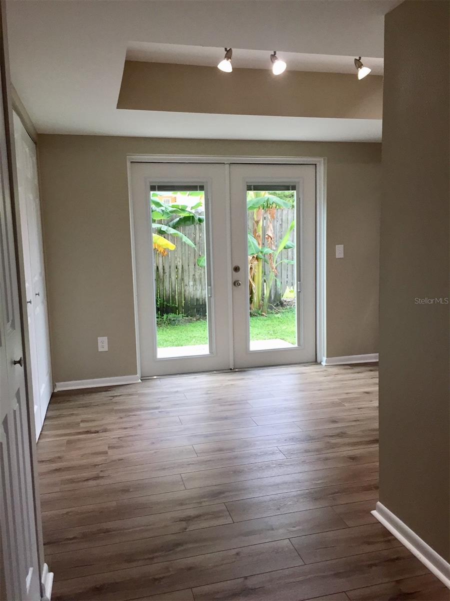 Image 6 of 14 For 305 Westland Avenue B
