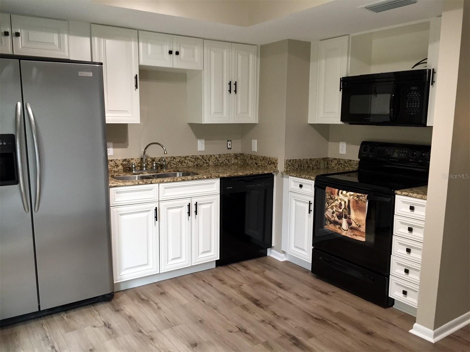 Image 7 of 14 For 305 Westland Avenue B