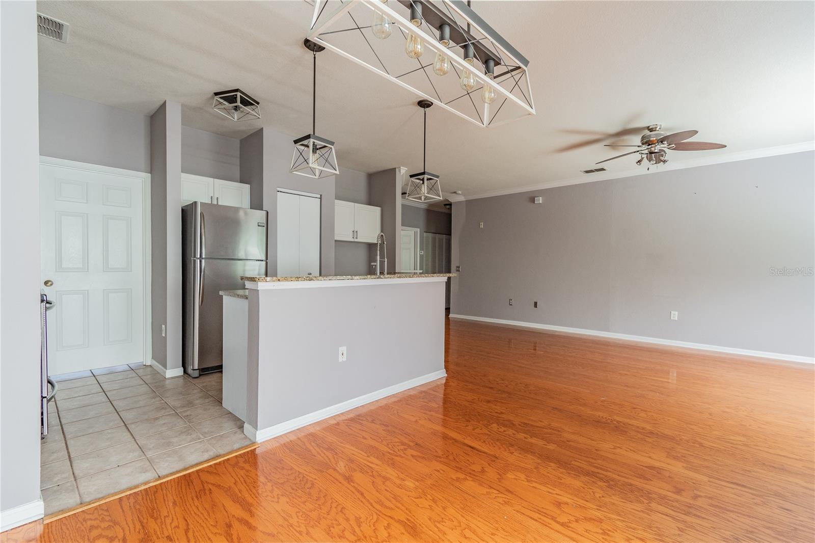 Image 11 of 50 For 2265 Portofino Place 21-212