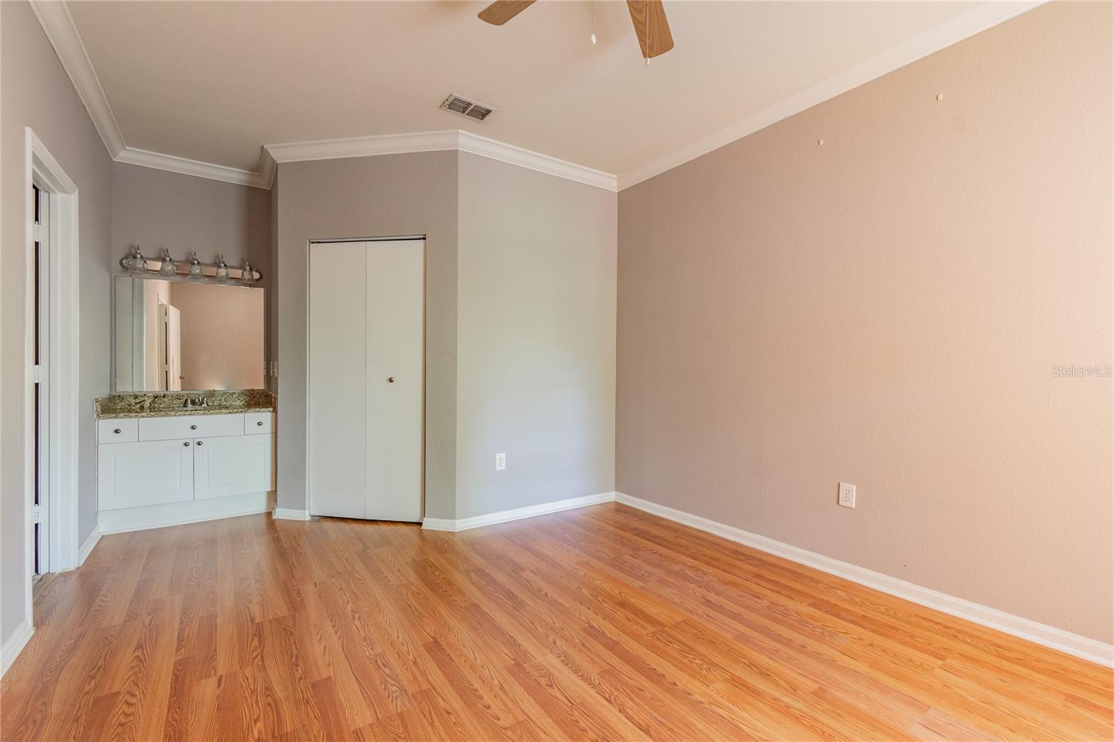 Image 21 of 50 For 2265 Portofino Place 21-212