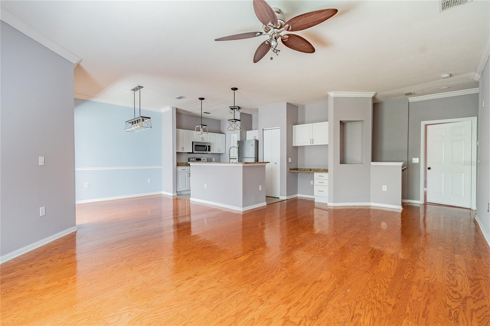 Image 7 of 50 For 2265 Portofino Place 21-212