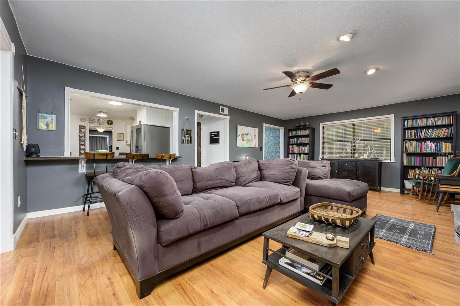 Image 11 of 54 For 12054 Royal Drive