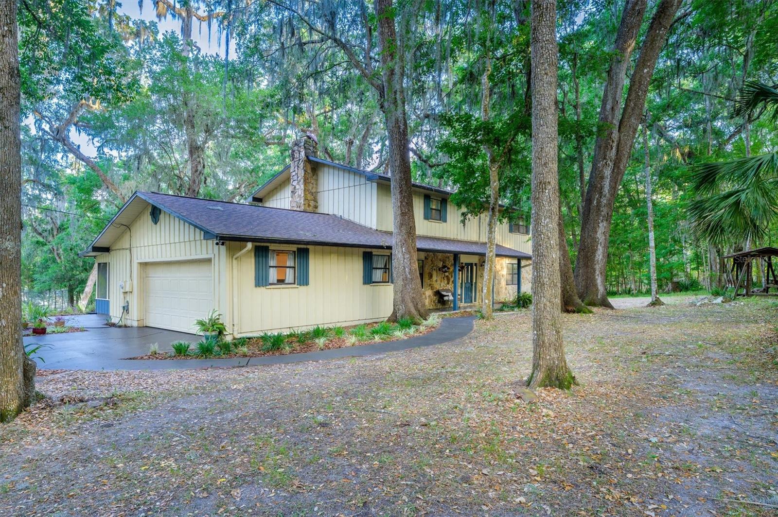 Image 6 of 54 For 12054 Royal Drive