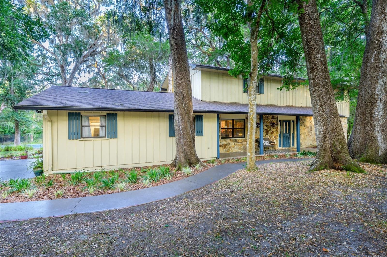 Image 7 of 54 For 12054 Royal Drive