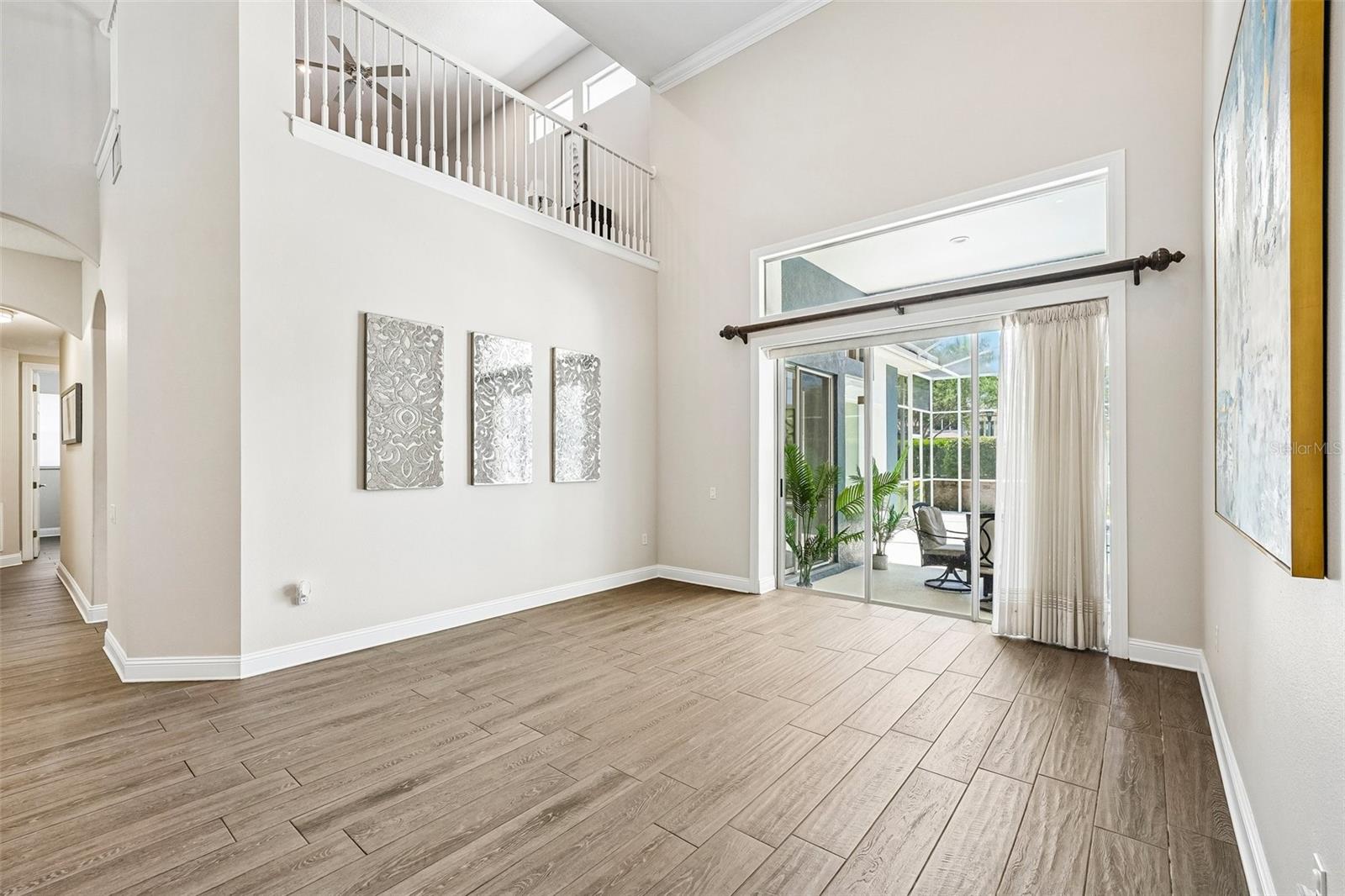 Listing photo id 13 for 9039 Waterash Lane