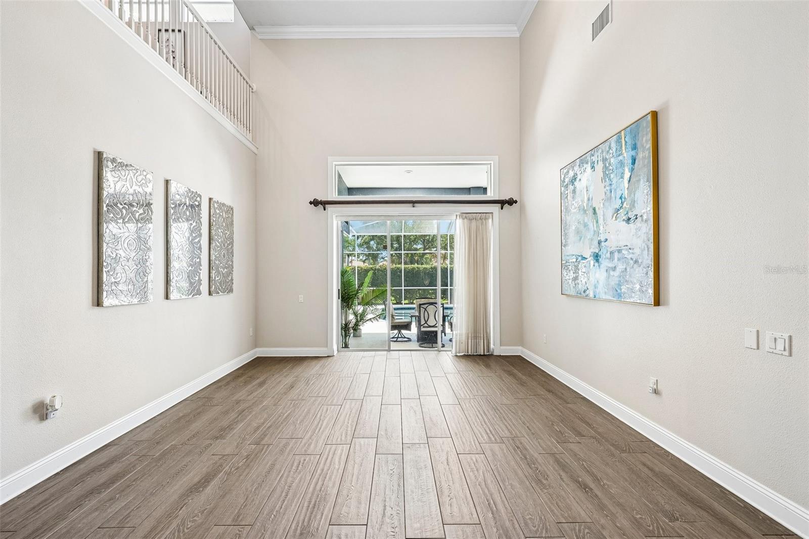 Listing photo id 14 for 9039 Waterash Lane
