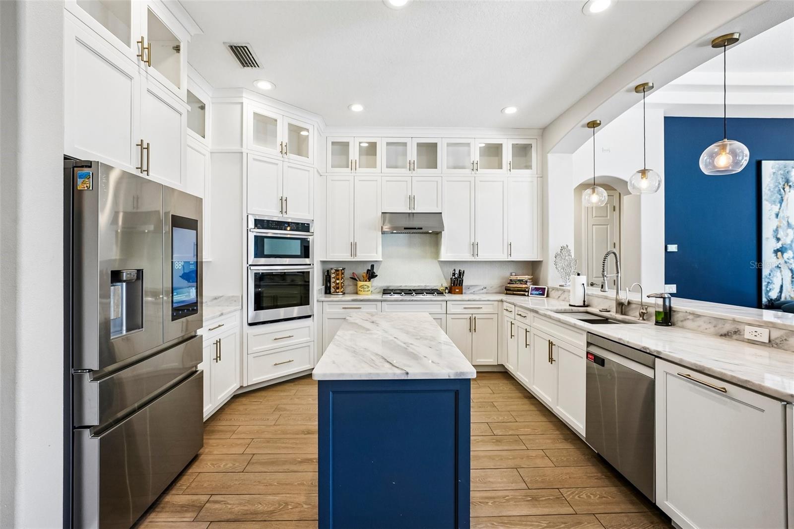 Listing photo id 17 for 9039 Waterash Lane