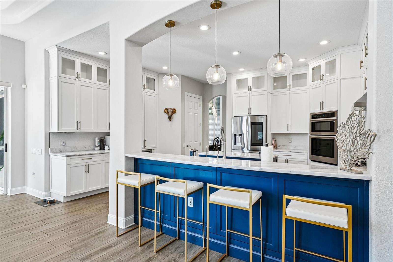 Listing photo id 23 for 9039 Waterash Lane