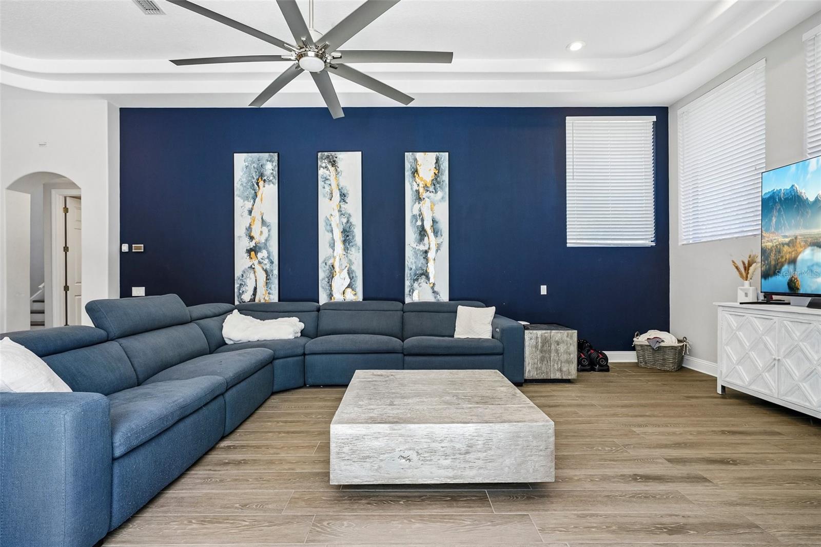 Listing photo id 30 for 9039 Waterash Lane