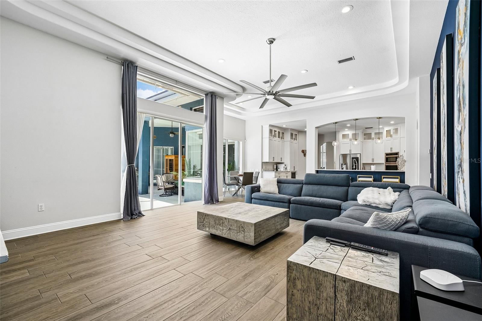 Listing photo id 33 for 9039 Waterash Lane