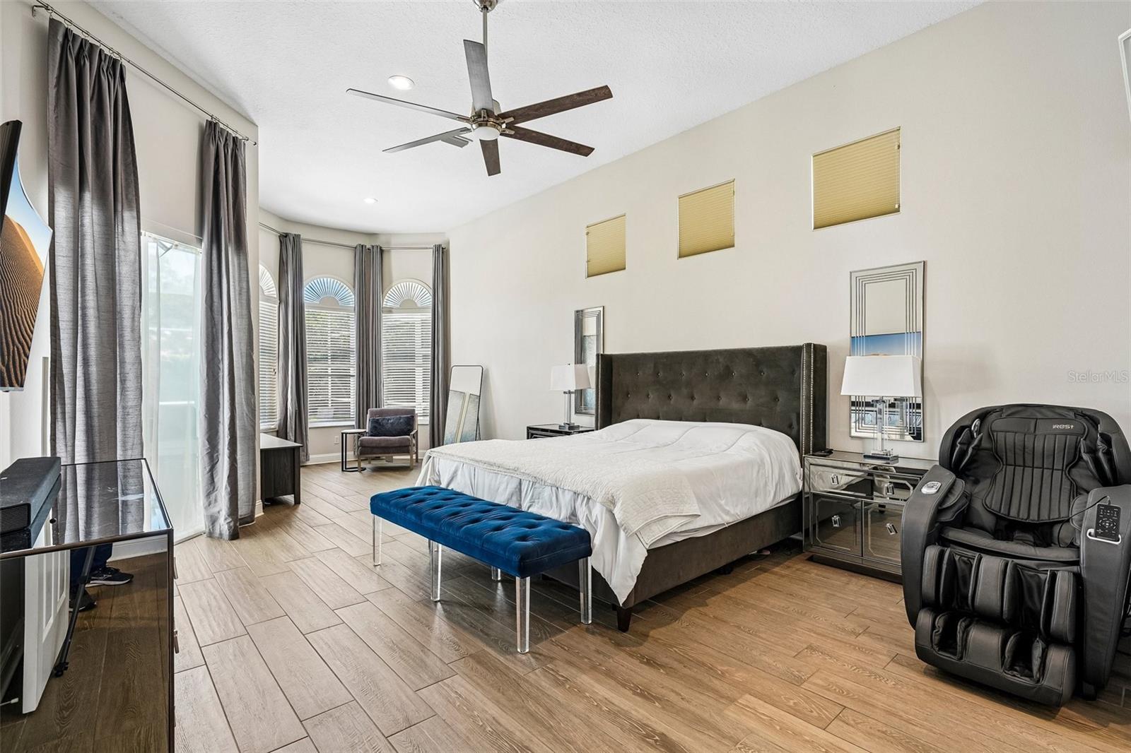 Listing photo id 36 for 9039 Waterash Lane