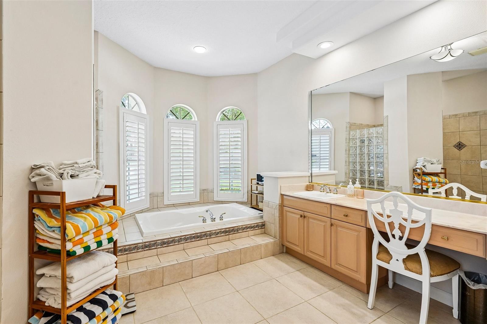Listing photo id 43 for 9039 Waterash Lane