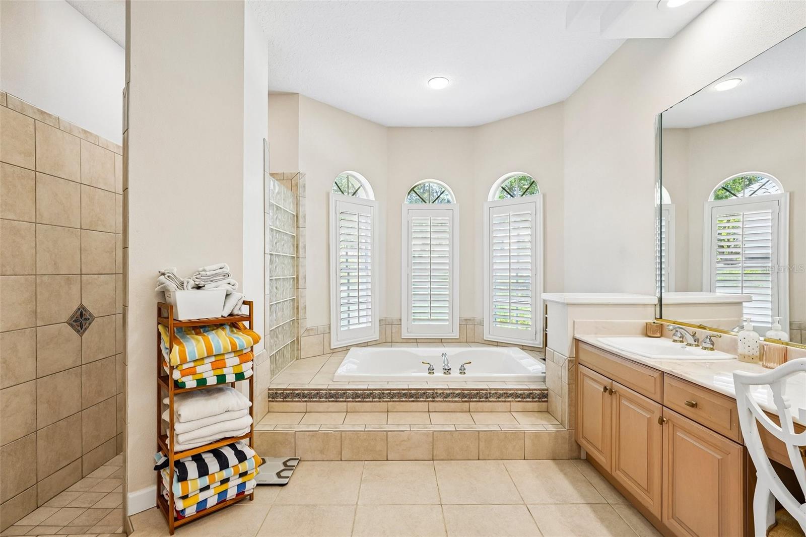 Listing photo id 44 for 9039 Waterash Lane