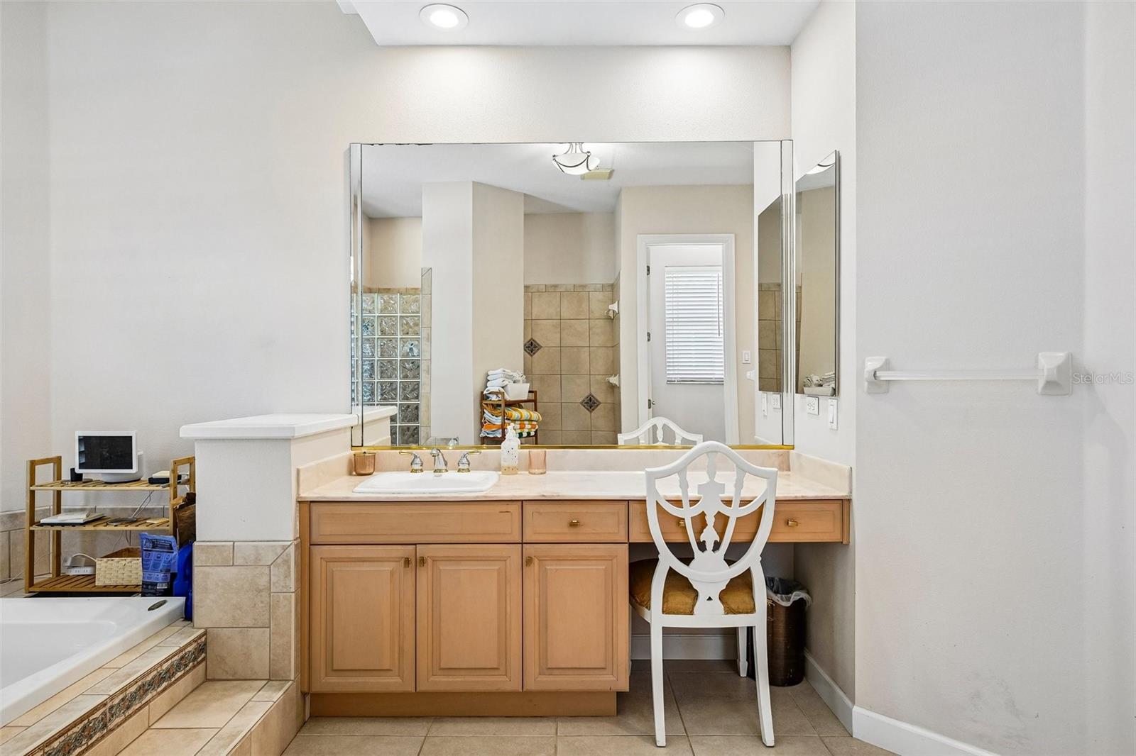 Listing photo id 45 for 9039 Waterash Lane