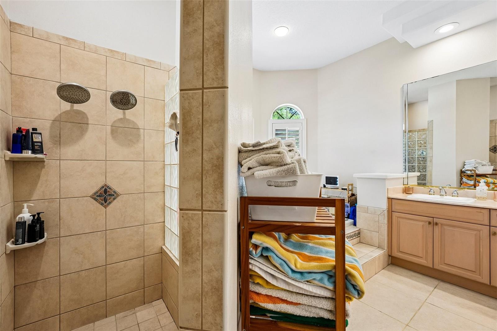 Listing photo id 46 for 9039 Waterash Lane