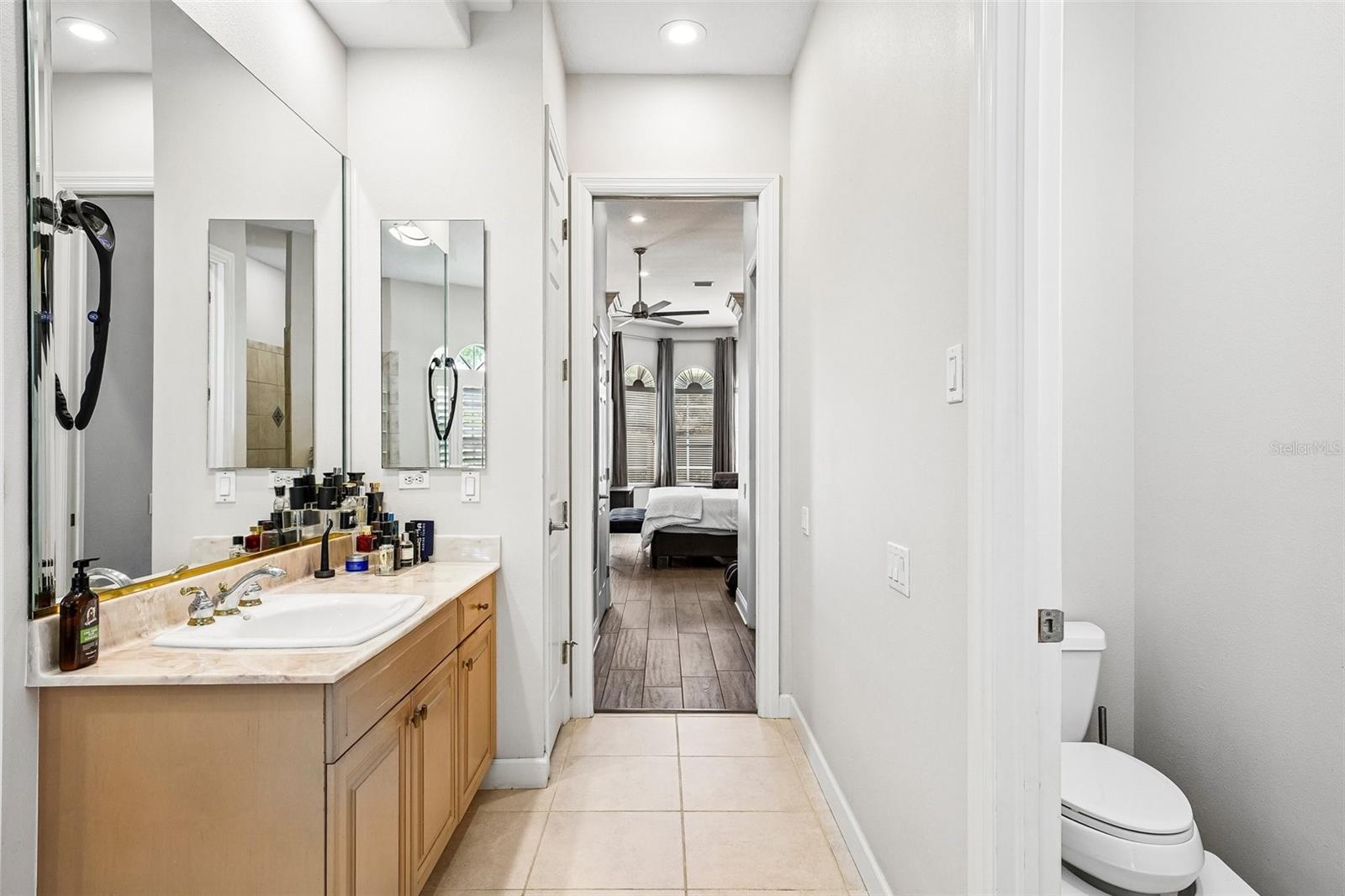 Listing photo id 47 for 9039 Waterash Lane