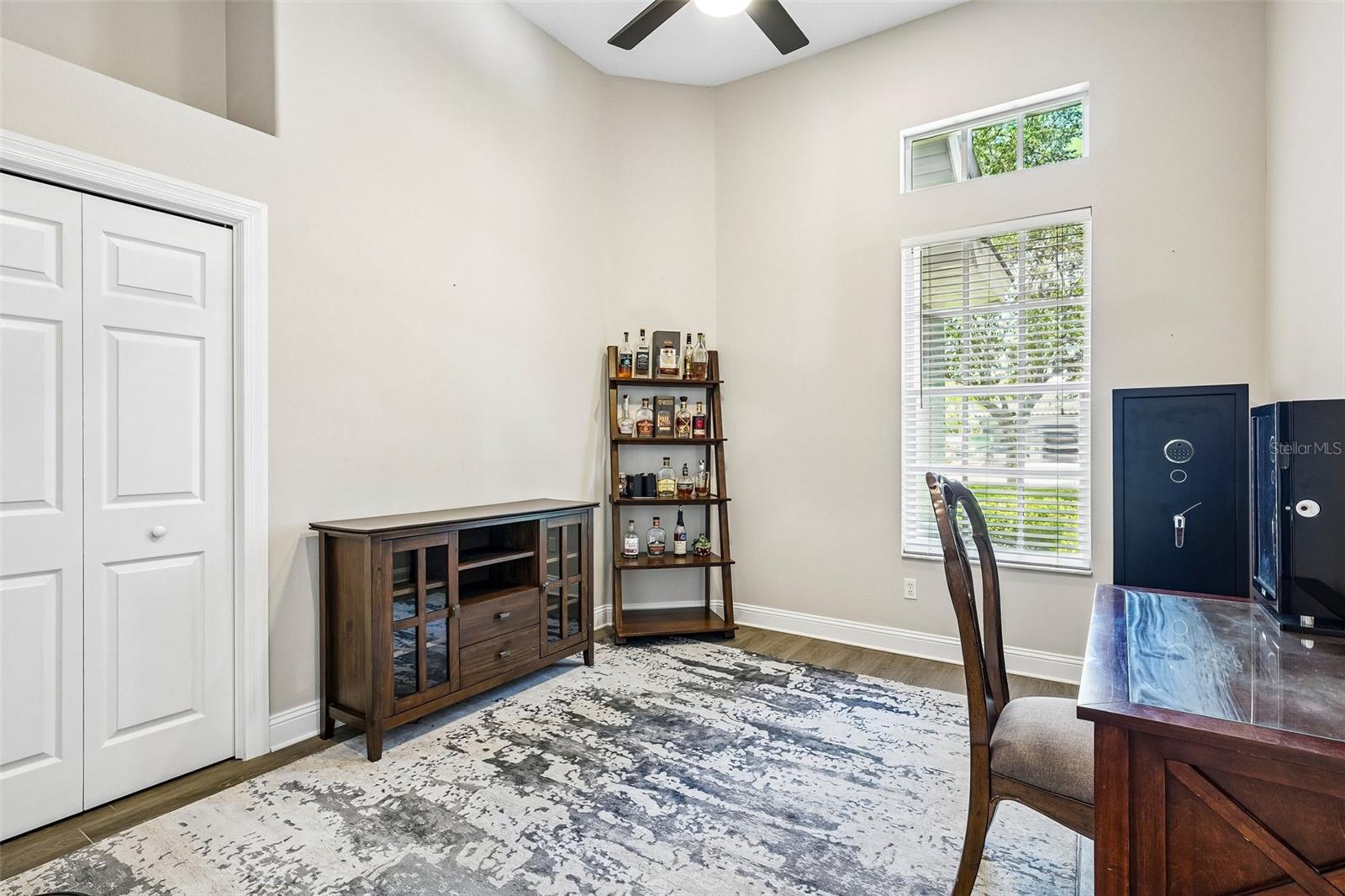 Listing photo id 51 for 9039 Waterash Lane