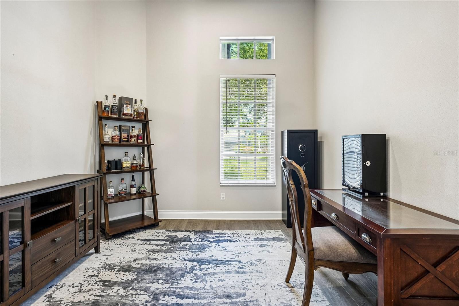 Listing photo id 52 for 9039 Waterash Lane