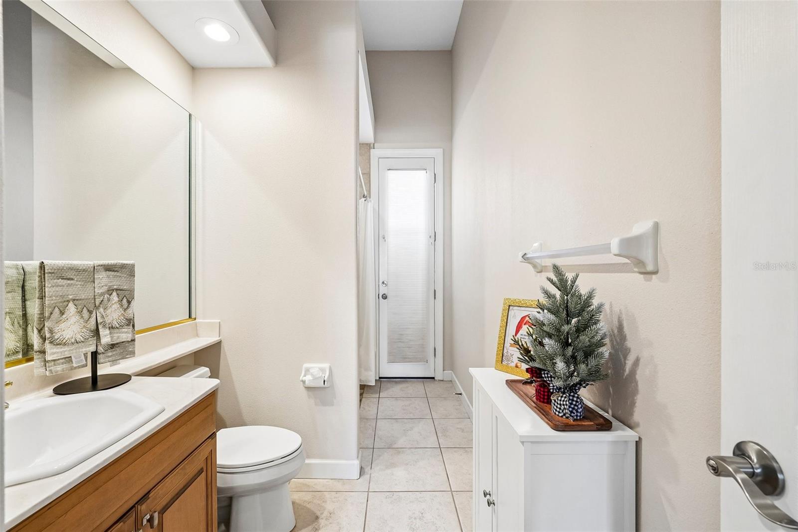 Listing photo id 55 for 9039 Waterash Lane