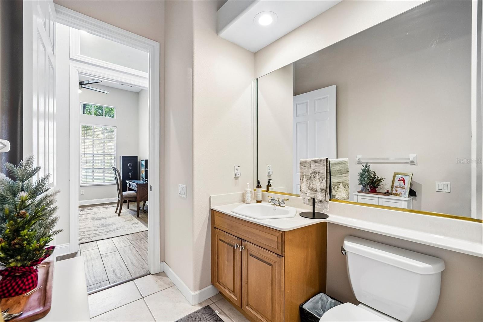 Listing photo id 57 for 9039 Waterash Lane