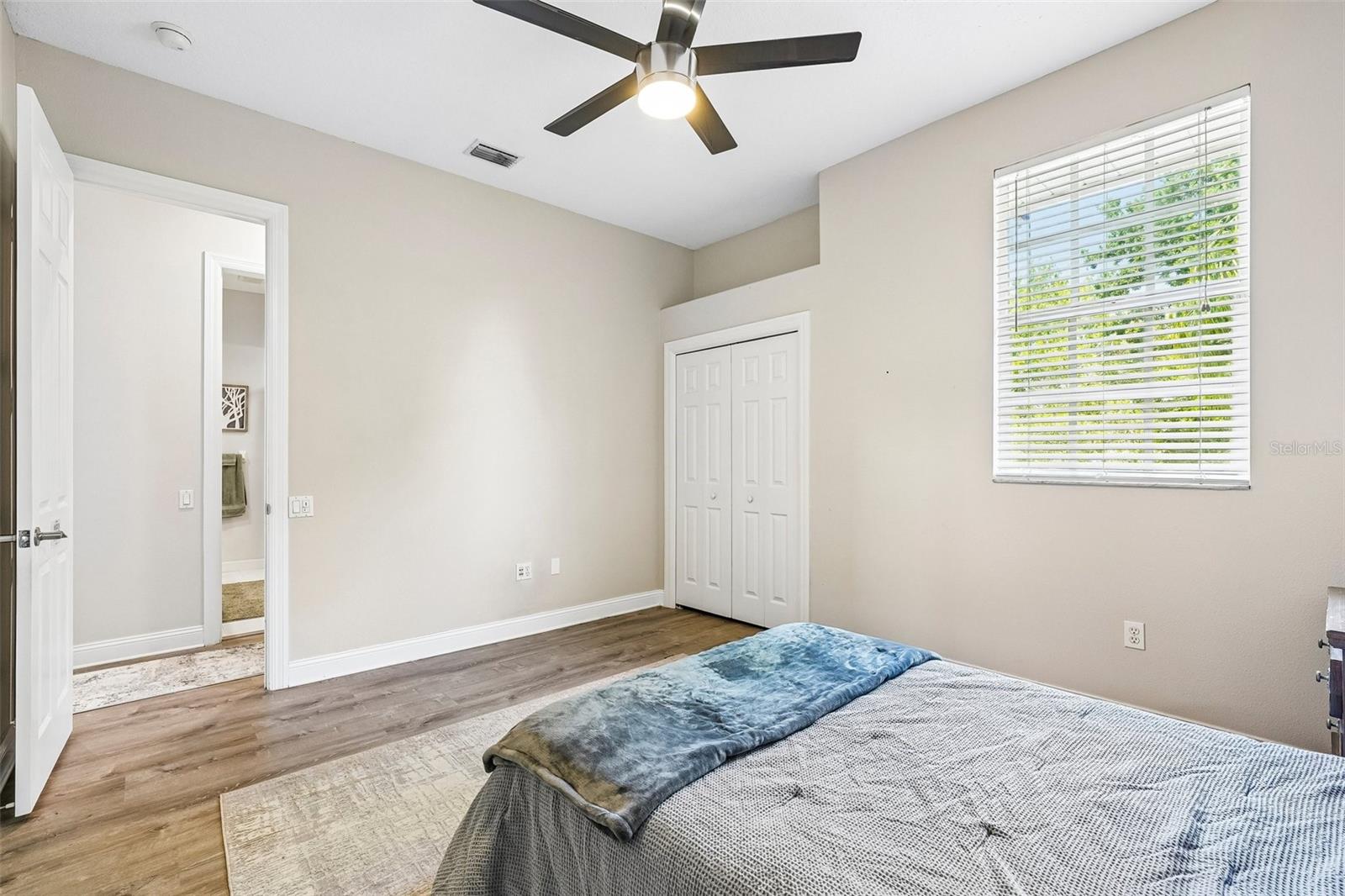 Listing photo id 63 for 9039 Waterash Lane