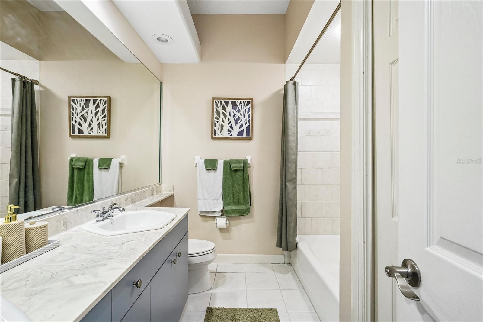 Listing photo id 66 for 9039 Waterash Lane
