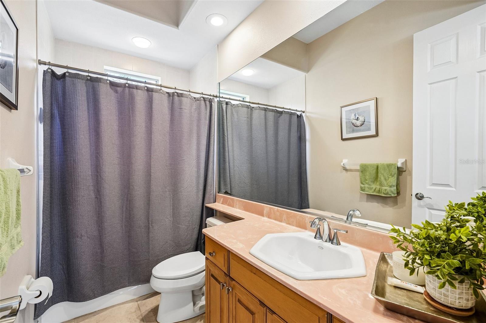 Listing photo id 69 for 9039 Waterash Lane
