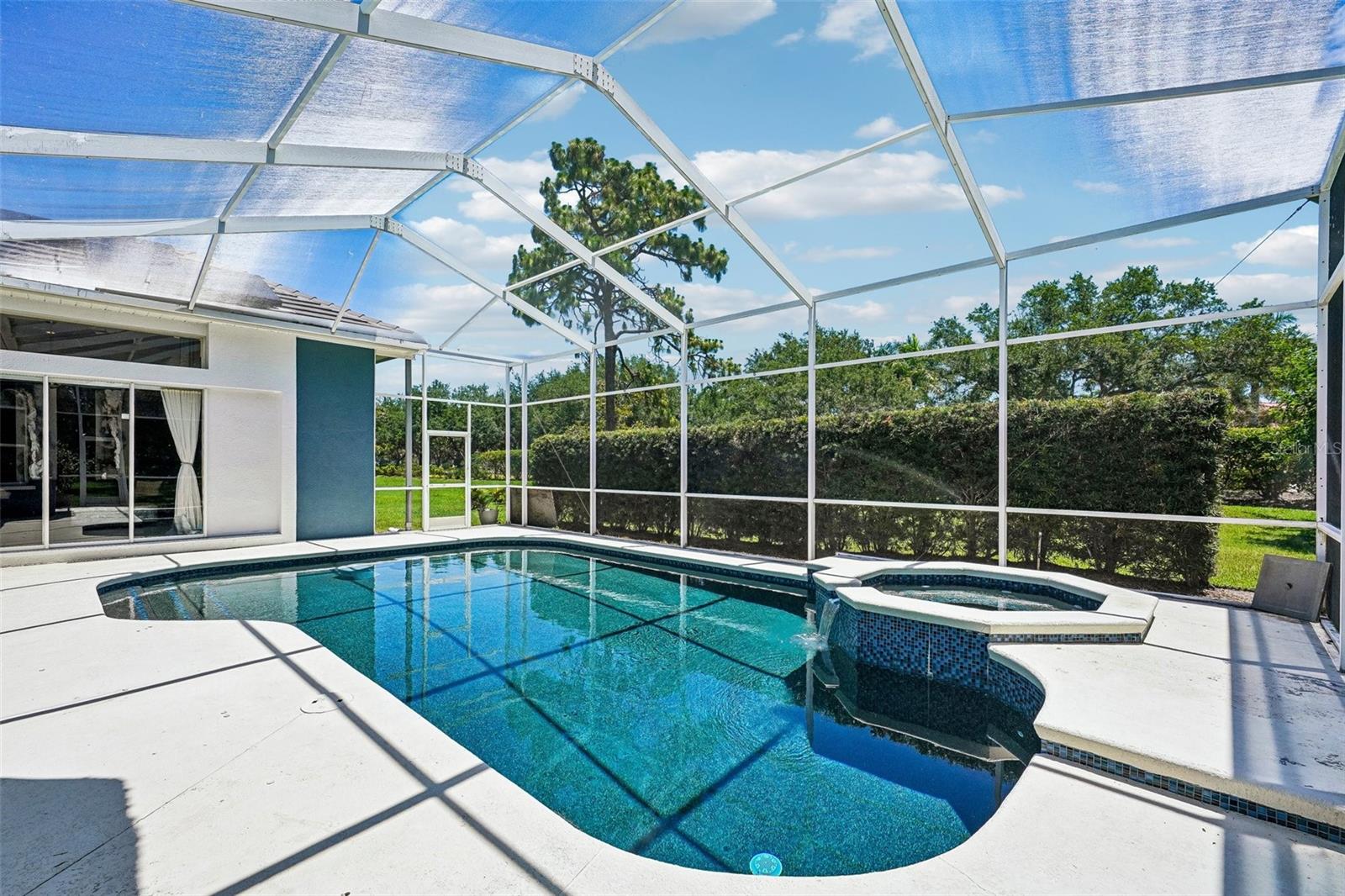 Listing photo id 78 for 9039 Waterash Lane