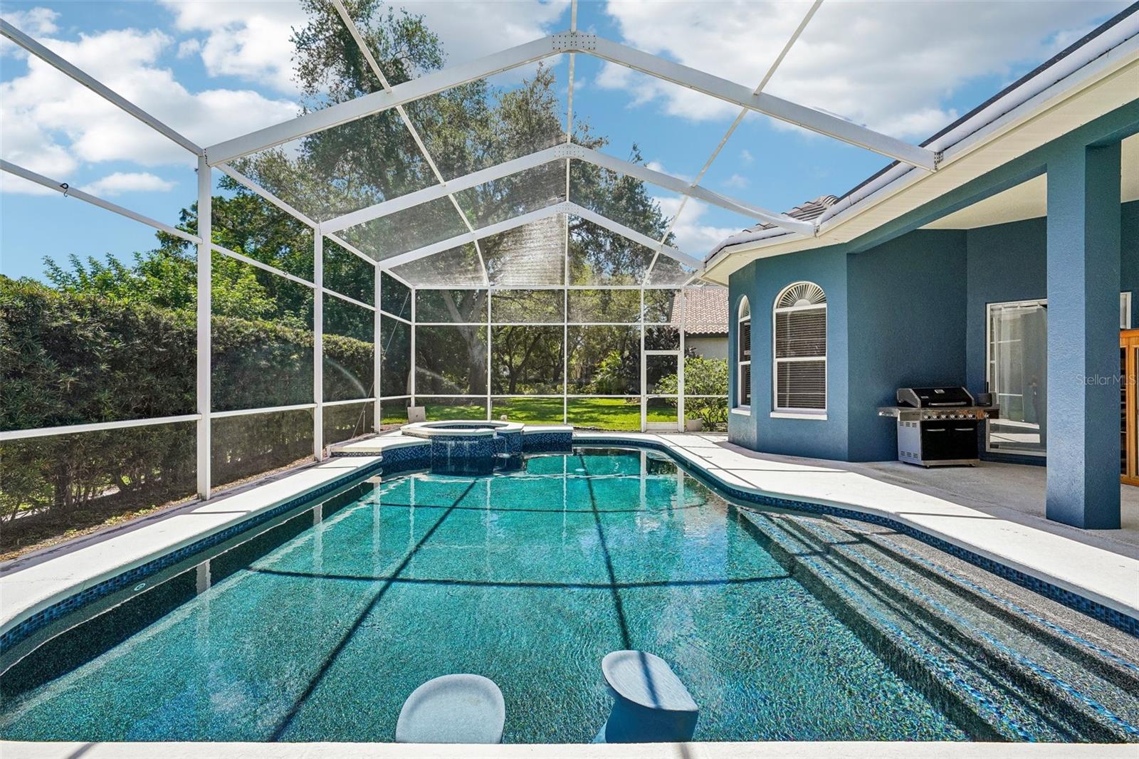 Listing photo id 81 for 9039 Waterash Lane