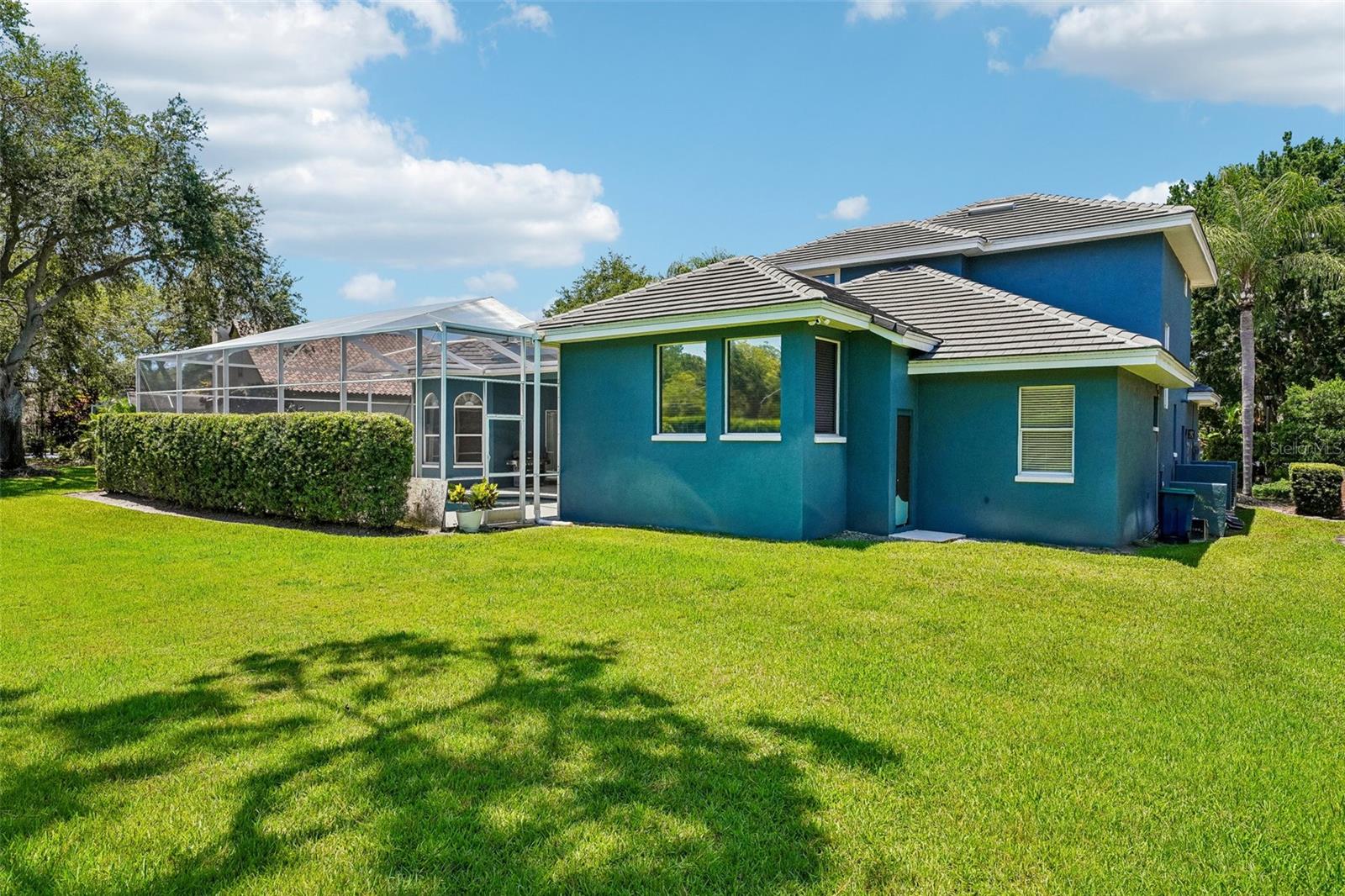 Listing photo id 82 for 9039 Waterash Lane