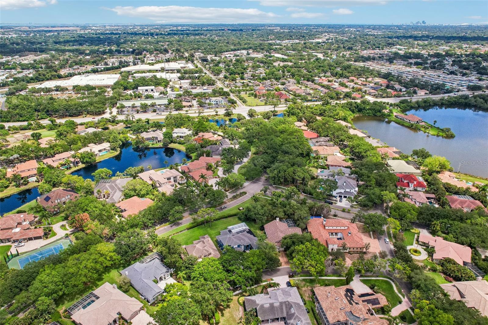 Listing photo id 87 for 9039 Waterash Lane