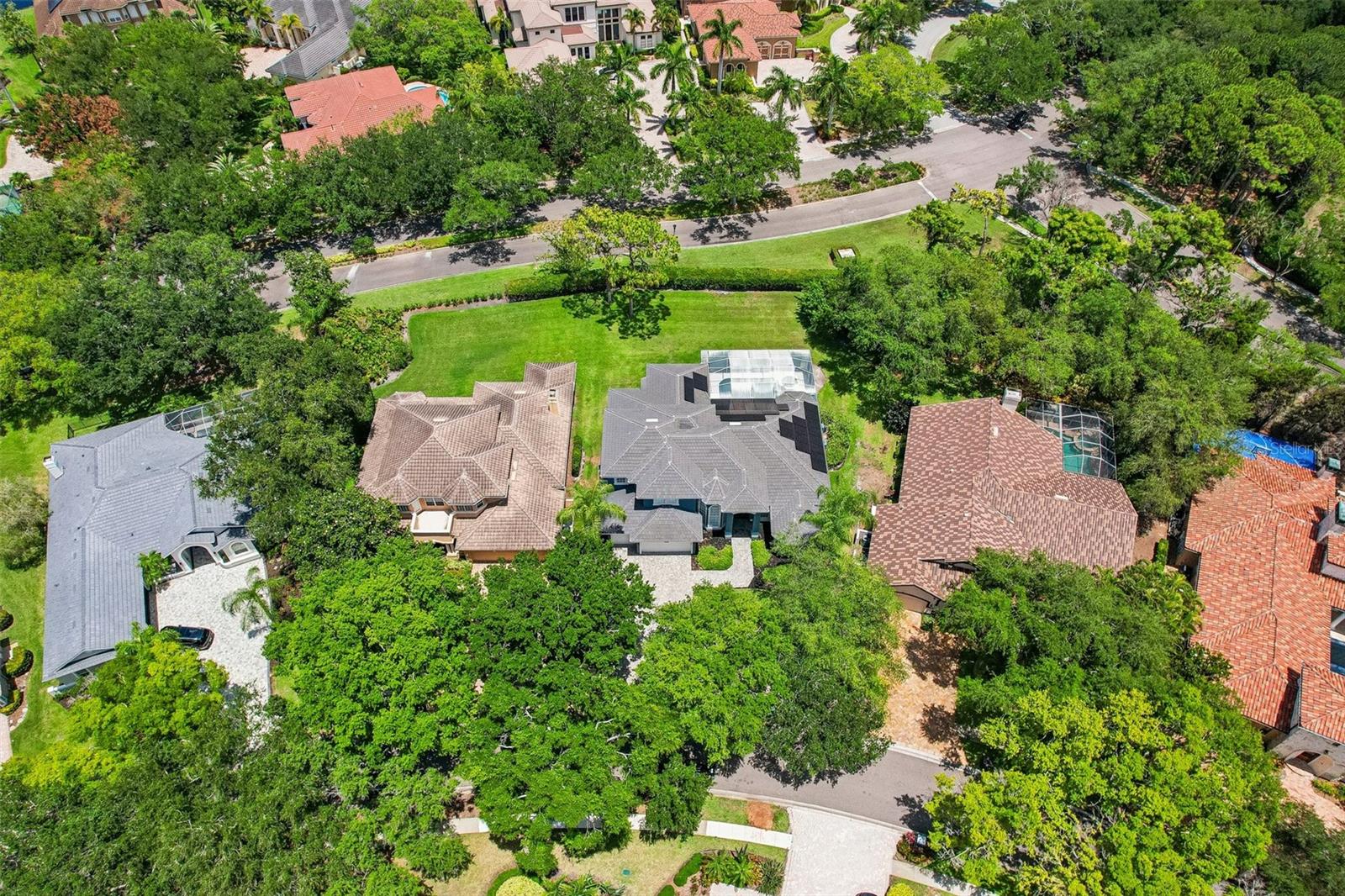 Listing photo id 89 for 9039 Waterash Lane