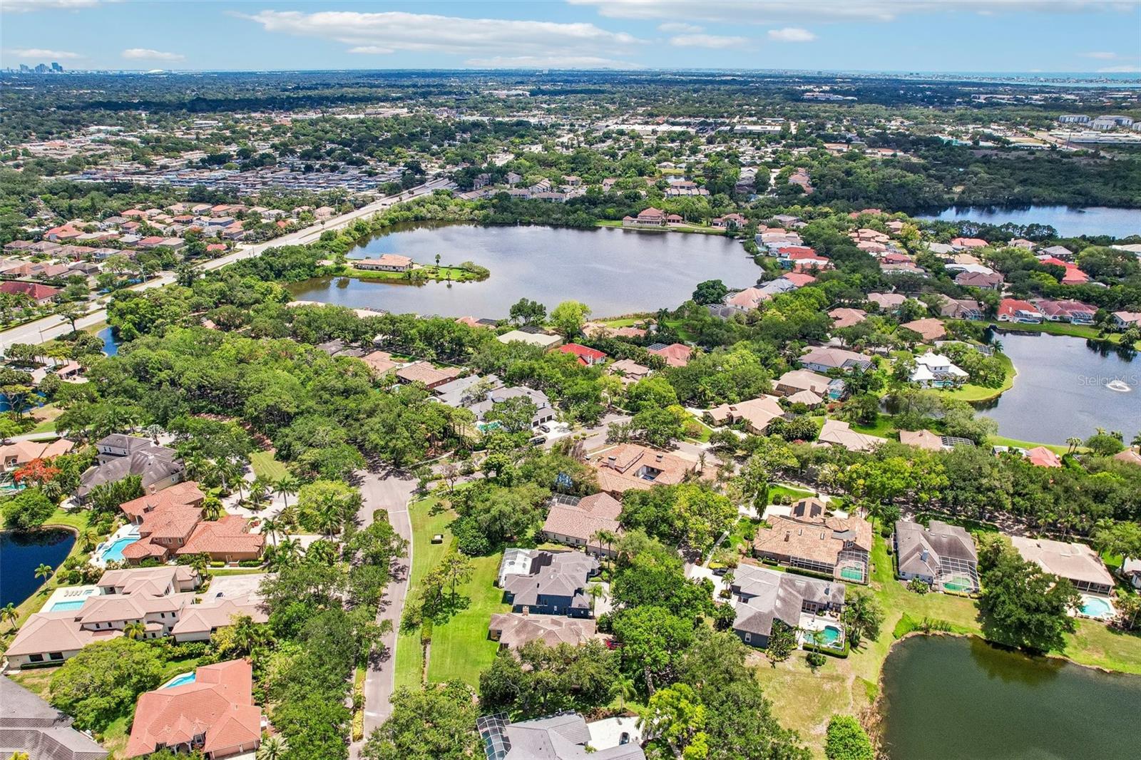 Listing photo id 90 for 9039 Waterash Lane