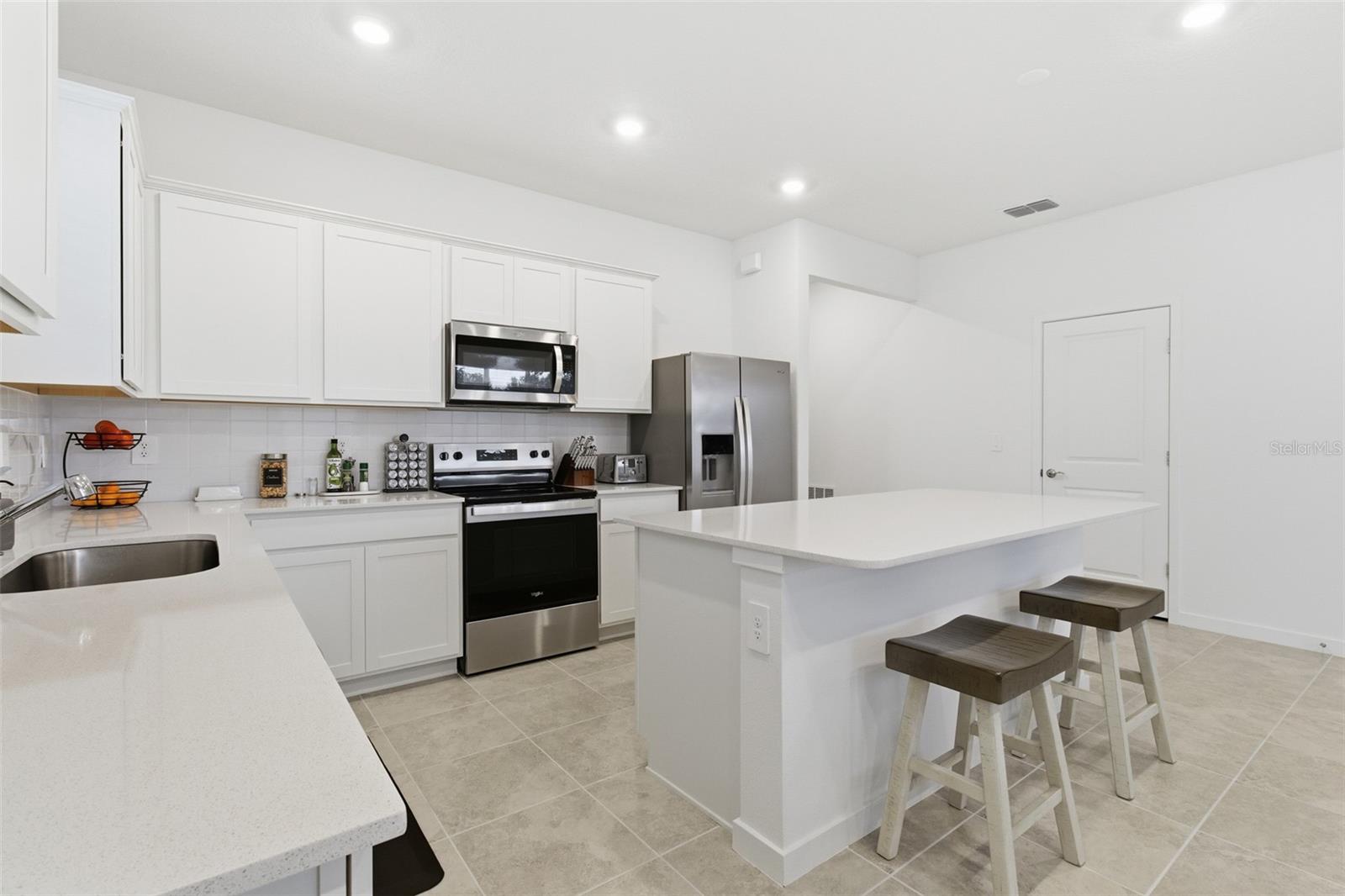 Image 6 of 12 For 9738 Redwood Heights Loop