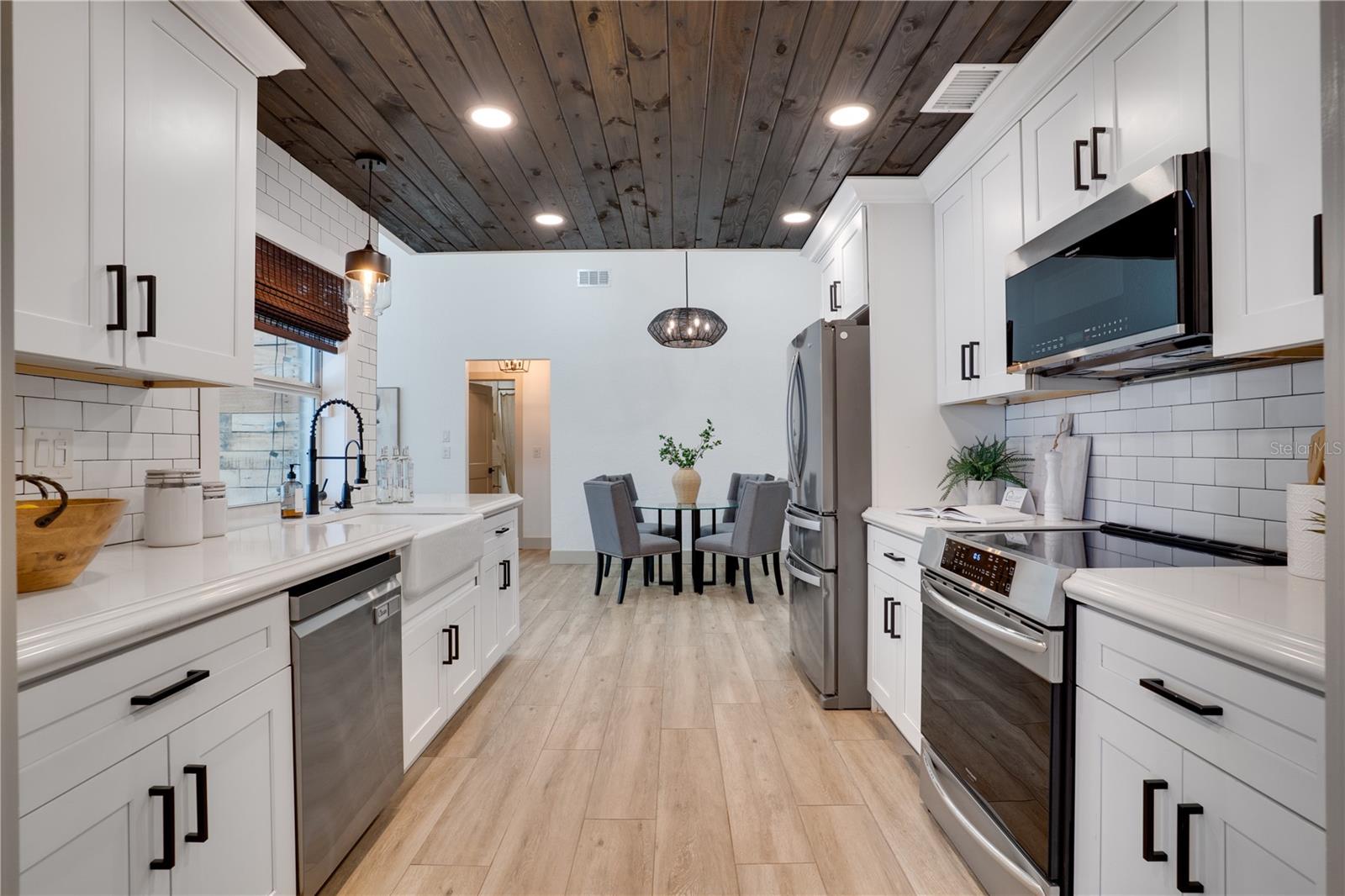 Image 11 of 74 For 11763 Harborside Circle