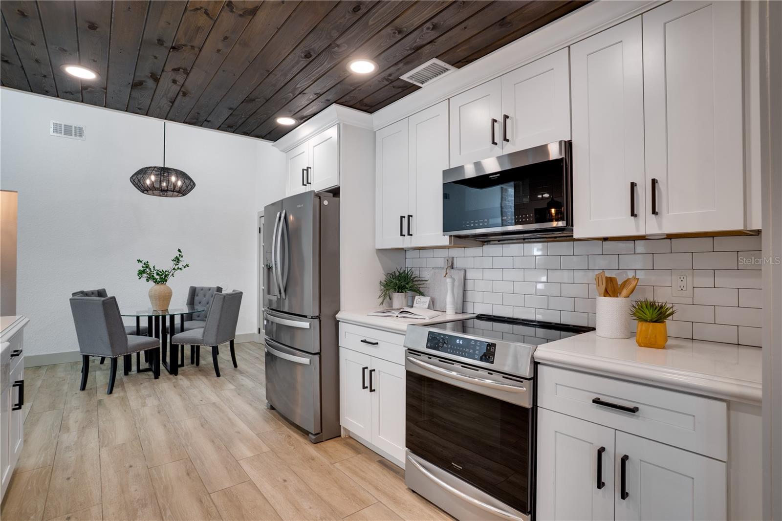 Image 13 of 74 For 11763 Harborside Circle