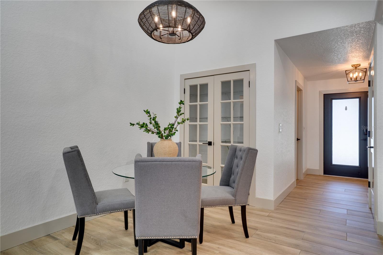 Image 16 of 74 For 11763 Harborside Circle