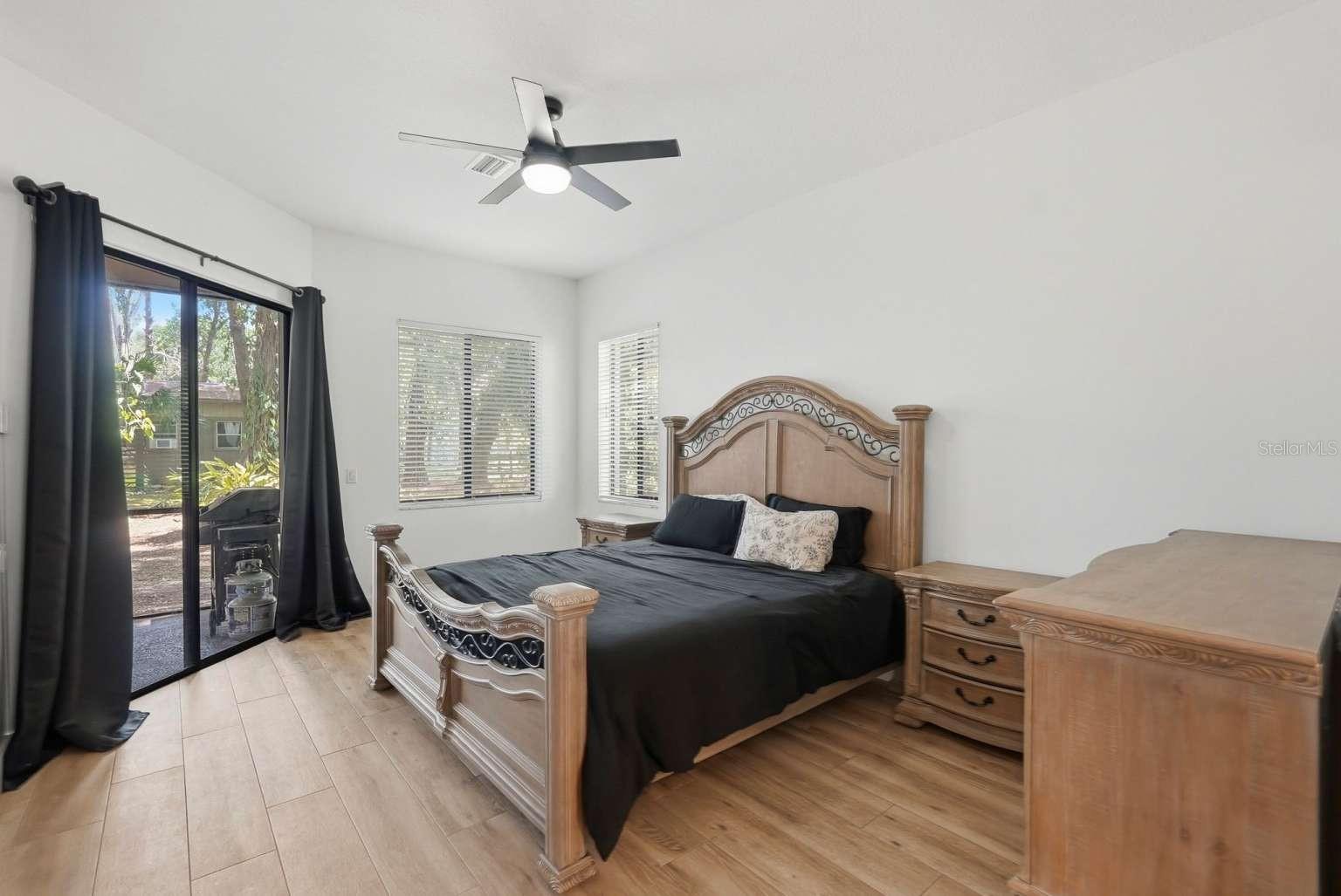 Listing photo id 10 for 6301 86th Avenue