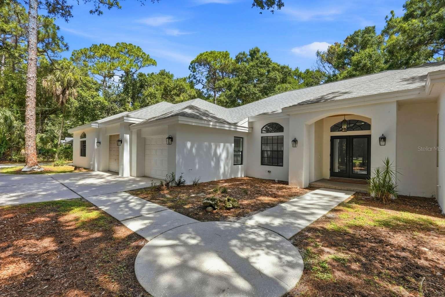 Listing photo id 3 for 6301 86th Avenue